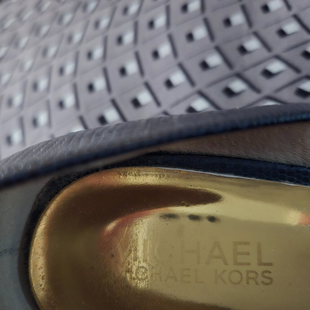 Michael Kors  Blue Snakelike skin  Pumps Great Condition  Size 8.5 - Picture 4 of 6